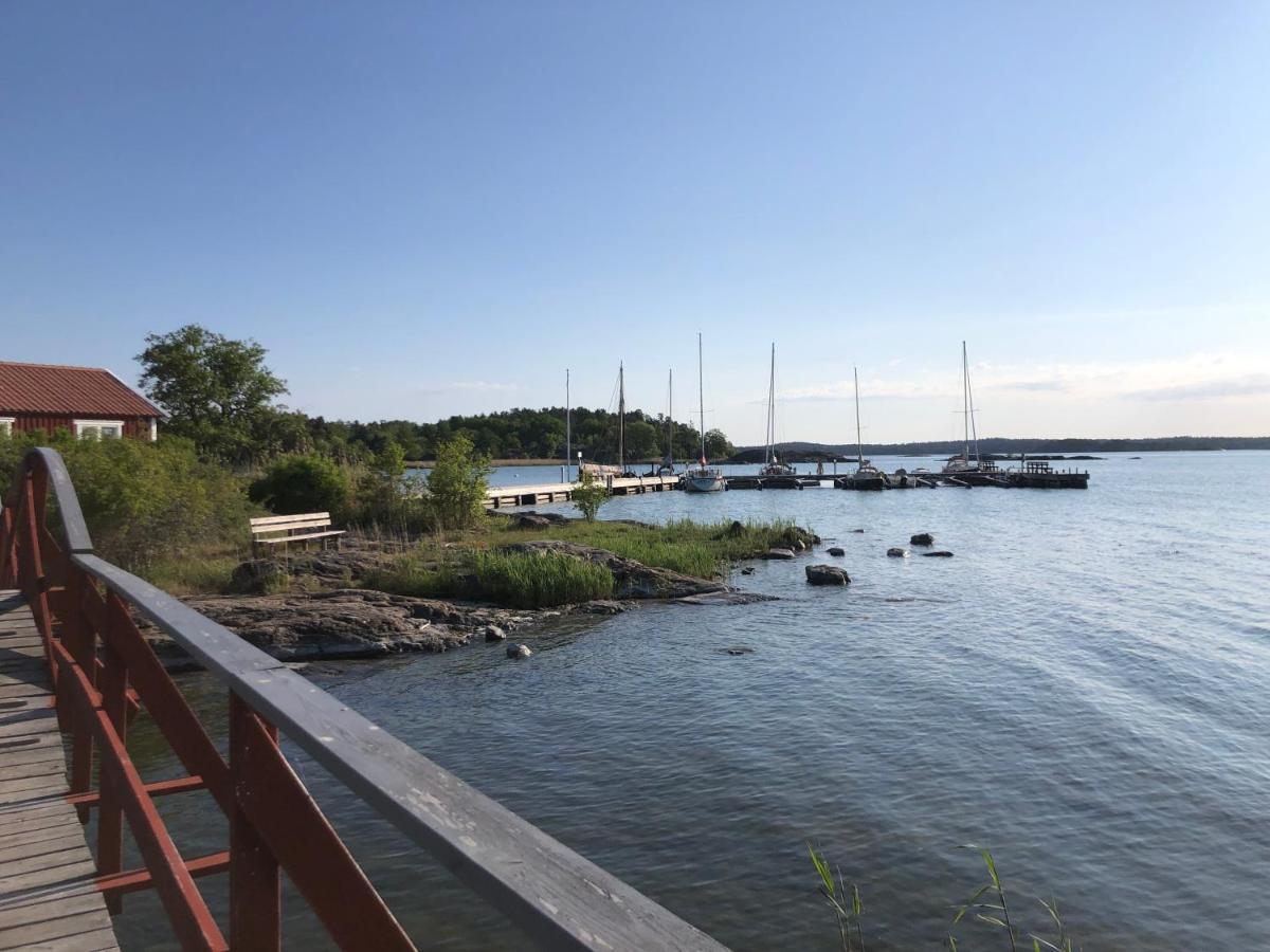 Minihus Med Stor Traedgardstomt Naera Golf Och Hav Trosa Exterior foto