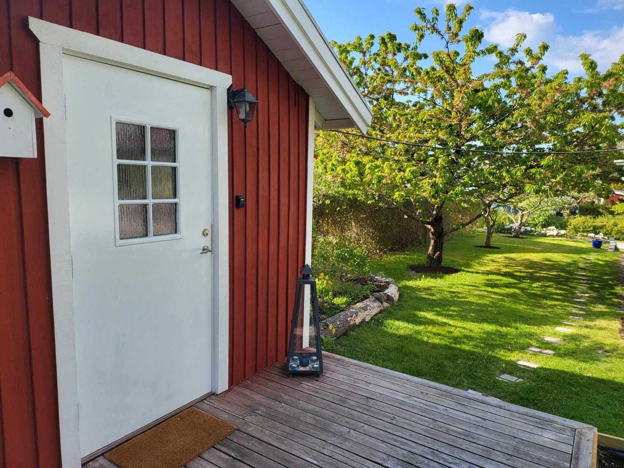 Minihus Med Stor Traedgardstomt Naera Golf Och Hav Trosa Exterior foto