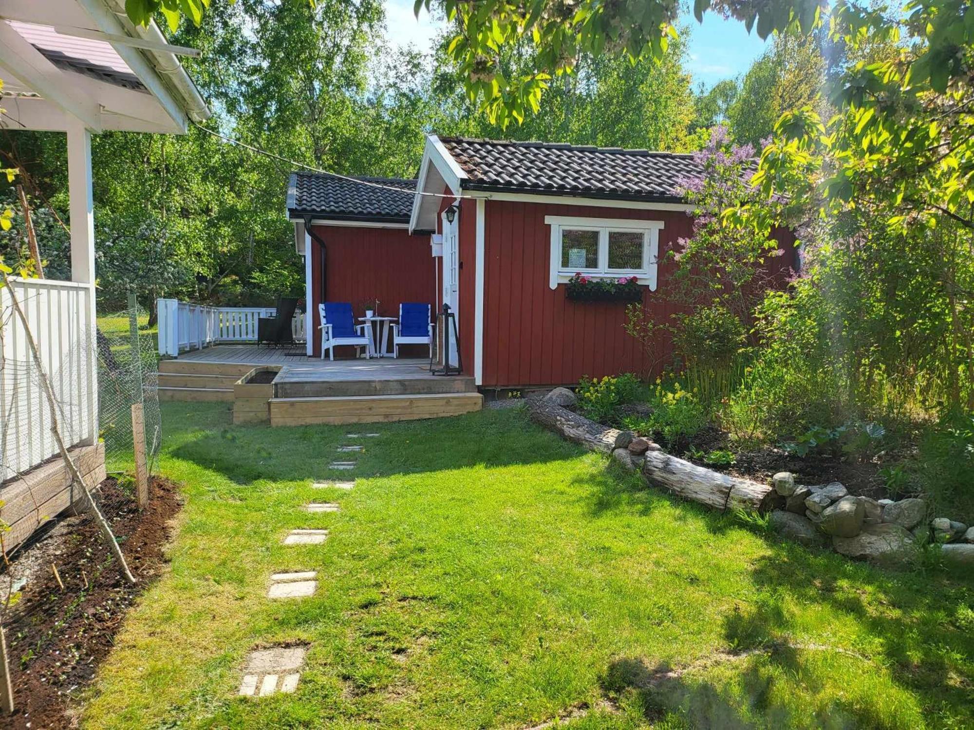 Minihus Med Stor Traedgardstomt Naera Golf Och Hav Trosa Exterior foto