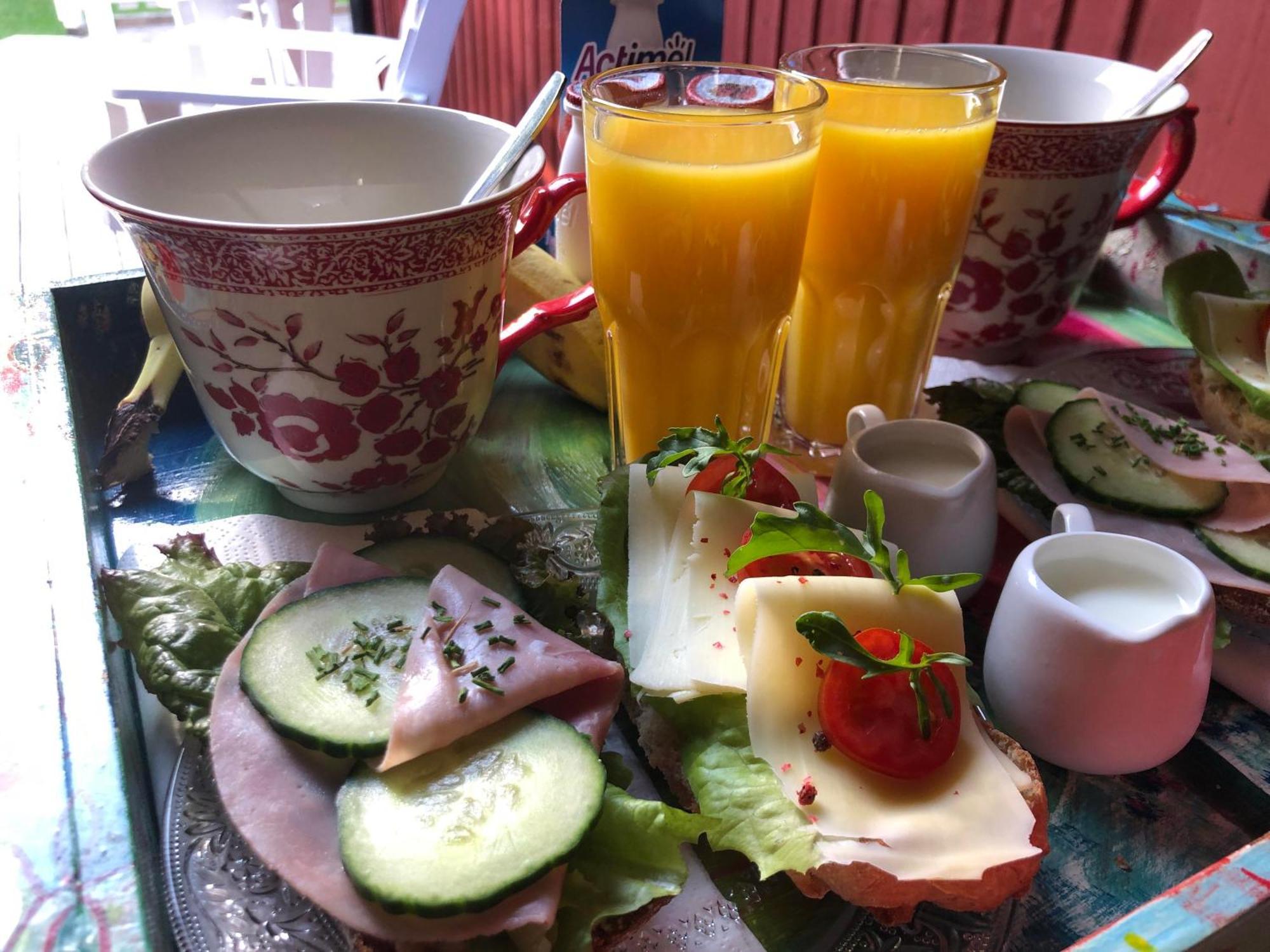 Minihus Med Stor Traedgardstomt Naera Golf Och Hav Trosa Exterior foto